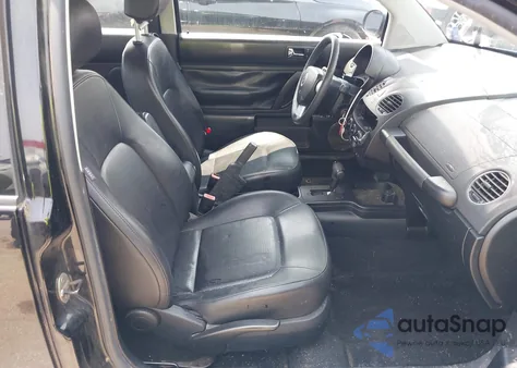 2010 Volkswagen New Beetle 2.5L z USA, uszkodzony, nr VIN 3VWPG3AG5AM018478